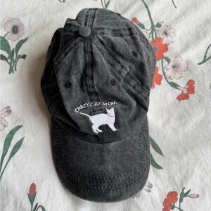 🩷 “Crazy Cat Mom” hat 🩷